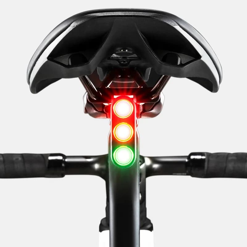 Luz Traseira USB-C Impermeável IPX6 com Sensor Inteligente de Freio